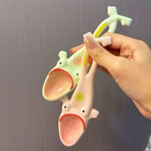 QFV5F เซรามิกส์ ช้อนกบน่าเกลียด น่ารักน่ารักๆ สร้างสรรค์และสร้างสรรค์ ช้อนกาแฟช้อน ตลกๆ ภายใต้สีเคลือบ ช้อนขนมหวาน ปาร์ตี้งานปาร์ตี้