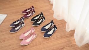 [Free Shipping] New Summer Hollow-Out WomenS Sandals For Outdoor Wear Low-Heeled Comfortable Beach Shoes Closed-Toe Korean Style Slip-On Casual Shoes For Mothers