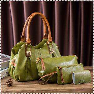 Shoulder Bag Beautiful and Durable Crossbody Bag Leather Metal Accessories Large Capacity