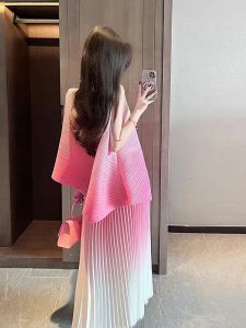 Nova quality⭐ One person one pleat ⭐ Miyake Simple Korean Fashion casual Sweet Gradient color pleated suit summer new temperament loose vest skirt two-piece set