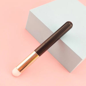 【COD】 Lipstik Bulat Lipstik Bibir Sikat Concealer Sikat Profesional Portabel Multi-fungsi Makeup Brush  -💞Margot