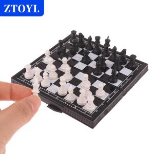 [COD] ZTOYL หมากรุกแม่เหล็กขนาดเล็ก1เซ็ต หมากรุกกลางแจ้งเกมกลยุทธ์พลาสติกแม่เหล็กพับได้กระดานหมากรุกของเล่นเพื่อการศึกษาของเด็กแบบพกพา
