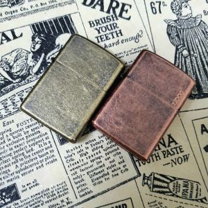 Bật Lửa Zippo Giả Cổ Xi Bụi Trơn Đời La Mã ( Tặng Kèm Đá Bấc ) - Có Tem Đỏ