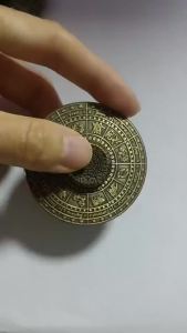 Zinc Alloy Material ， Zodiac Compass ， Fingertip Gyro ， Fidget Spinner
