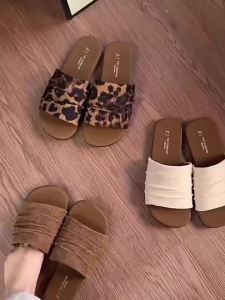 [Free Shipping] Retro WomenS Summer Sandals For Outdoor Wear 2026 New Model Simple Pleated Open-Toe Vacation Beach Flat Sandals For Women