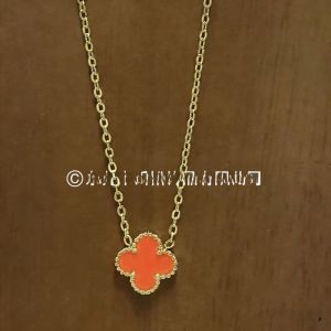 Jiashi thanh lịch bốn-lá Vòng cổ cỏ ba lá với ngọc trai mẹ-của-Đồ trang trí ngọc trai trọng lượng nhẹ sang trọng Vòng bằng thép Titanium cho thời trang thường ngày