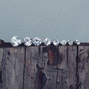 Bông tai nụ 4 chấu đỉnh chóp đá cz zircon sáng loại hàng chất lượng cao cấp phụ kiện trang sức hot trend