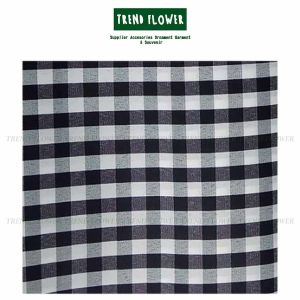 KAIN BALI POLENG TRIDATU MOTIF KOTAK KOTAK HITAM PUTIH KAIN BALI ADAT KAIN KEAGAMAAN KAIN KATUN KOTAK 5CM 3CM HALUS LEMBUT SARUNG KAIN