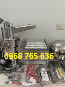 Máy xay sâm khô máy nghiền củ sâm khô thành bột mịn xay tam thất siêu mịn tan trong nước công suất lớn 6 búa đập 3kw