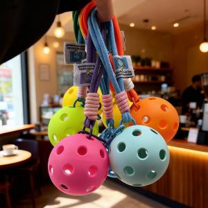 SHNGki Sáng Tạo Pickleball Vợt Kim Loại Keychain Đầy Màu Sắc Rỗng Golf Bóng Móc Khóa Dink Bóng Người hâm mộ Đảng Quà Tặng Túi Mặt Dây Chuyền