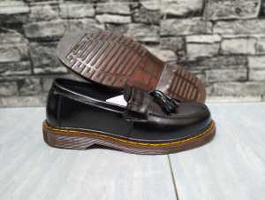 Sepatu Docmart Wanita dan Pria