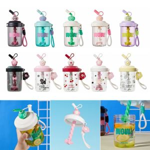 PICKIT พร้อมหลอดดูด ขวดน้ำน้ำ 580มล. หมวกฟางกันฝุ่น ถ้วยดื่มน้ำ คาวาอิ ป้องกันการรั่วซึม ถ้วยคนให้เข้ากัน เครื่องดื่มสำหรับเครื่องดื่ม