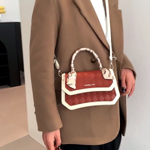 Elegant Single Shoulder Crossbody Bag with Quilted Pattern A Must Have Accessory for Fashion Enthusiasts