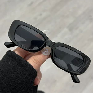 Kacamata Fashion Hitam Wanita Pria Trendy Retro Frame Panjang Kotak UV400