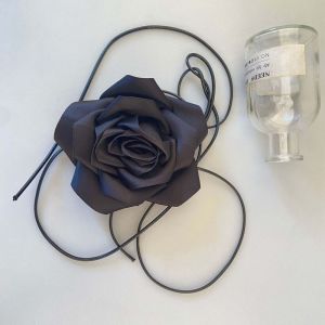 NEEUJ ดอกไม้ประดับดอกไม้ กุหลาบโชคเกอร์เข็มขัด โซ่ร่างกาย เครื่องประดับเอว สร้อยคอสำหรับผู้หญิง บุคลิกภาพที่ดี ผ้าซาตินซาติน ห่วงโซ่เอว สาวๆ