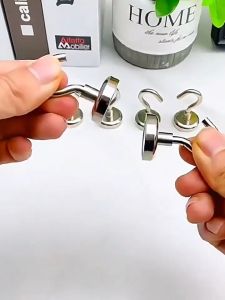 ตะขอแม่เหล็กแรงสูง ตะขอกลมแข็งแรง ไม่ต้องใช้ตะปู/ตะขอติดประตูตู้เย็นหลังครัว แม่เหล็กแรงสูงแบบติดแน่น