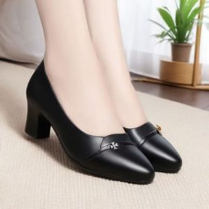 Free Shipping Soft Leather Flats For Women Low Heel Suitable For Spring And Autumn Comfortable Soft-Soled Leather Shoes Mid-Heel Mom Shoes Work Shoes New Style