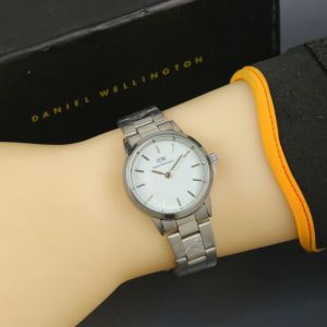 JAM TANGAN WANITA KASUAL - JAM TANGAN WANITA CASUAL - JAM TANGAN WANITA MEWAH FREE BOX