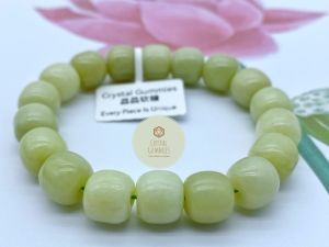 SG LOCAL - Authentic Straight-Cut Hetian Jade Bracelet 和田玉直切手串