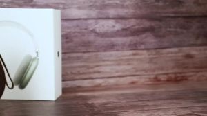 Genuine Leather Case for Airpods Max Crazy Horse Cowhide Leather Portable Travel Case for Airpods MaxHeadphone Cases for AirPods Max Carrying Case(Coffee)