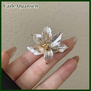 Caile แหวนดอกทิวลิปเคลือบสีทองและสีขาวตัดกันแหวนใส่นิ้วผู้หญิงทรงสี่เหลี่ยมชั้นสูงของขวัญเครื่องประดับ