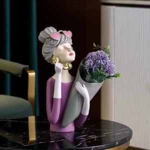 Sacesr Fugitive Princess Series Answer Phone Girl Holding Flower Art Ornament Sculpture for Living Room Porch Wine TV Cabinet Desktop H K7M2P