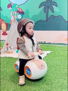 Childrens Peanut Car Twist Car 1-3 Silent Wheel Toy Scooter for 1-Year-Old Baby Ride-On Scooter for Boys and Girls