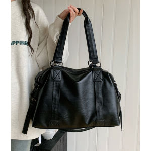 【SG Seller】Shoulder Bag Leather Large Capacity Fits A4 15" Laptop Shoulder Bag Travel Crossbody Luggage Bag Edgy Korea