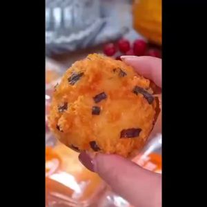 Bread Taro cream puff bread with meat floss small shell puff sandwich cake breakfast bread healthy and nutritious breakfast .AutoMaxion