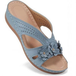 [Free Shipping] 2026 New Wedge Heel Thick-Soled Floral Sandals For Women Summer Outdoor Comfortable Non-Slip Peep-Toe Slippers Fashionable And Versatile