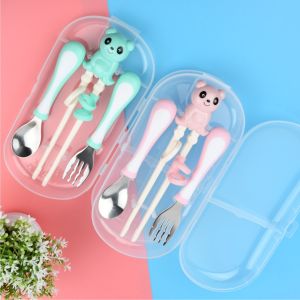 Freeship Bộ 3 chi tiết thìa dĩa hình gấu tập ăn cho bé có hộp vệ sinh cực đáng yêu