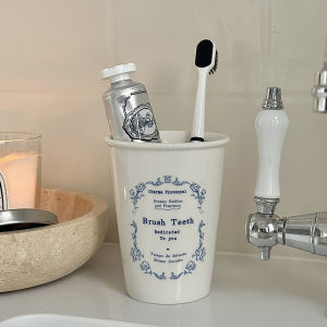 Ceramic Soap Dish South French Holiday French Pastoral Cup Retro Iris Bathtub Shape Drain B & B Bathroom Amenities Practical Household Accessory for Daily Use Simple Design for Everyday Home Tasks