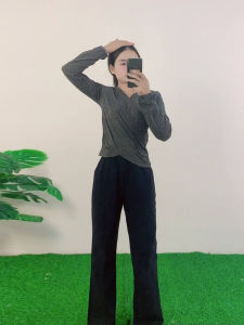 ชุดเซ็ตสองชิ้นเทรนด์ใหม่ เสื้อถัก คอวีไขว้ ใส่ไปทำงานได้