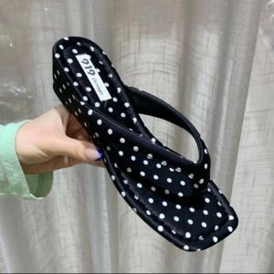 [Free Shipping] Retro Wedge-Heeled Polka Dot Flip-Flops For Women Summer Outdoor Wear 2026 New Style Vacation Beach Sandals Toe-Post Sandals For Women