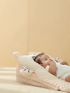 《带娃神器》婴儿防吐奶斜坡垫防溢奶呛奶枕头新生儿宝宝二合一外出躺喂奶神器