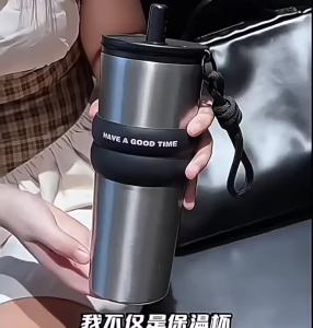 New high-end stylish straw-equipped insulated water bottle a luxurious and elegant gift for women perfect for corporate events featuring a ceramic inner lining