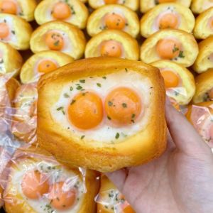 Squishy Fried Egg Bread Squeeze Toy Slow Rising Sticky Stress Relief Fidget Toy Soft Food Creative Simulation Toast Anti-anxiety Toys