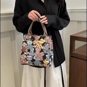 Popular Letter Print Womens Handbag Large Capacity Commuting Coin and Phone Storage Bag Large Capacity Lunch Bag for Work