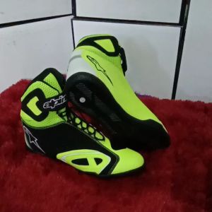 Sepatu Drag Race & Balap Motor: Pilihan Terbaik Untuk Anda