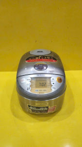 Nồi cơm nội địa Nhật cao tần (IH) Zojirushi NP-NV10 (1.0L) áp suất (Zojirushi lưng gù)_Hàng nội địa Nhật đã qua sử dụng điện 100V