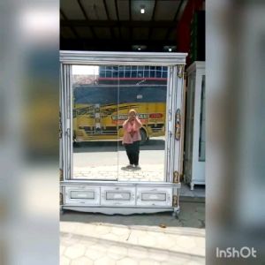 Lemari Pakaian Klasik Modern 2 Pintu Jumbo /trinityjayafurniture
