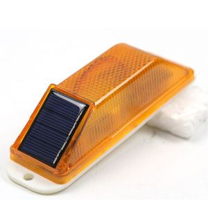 LED Solar Warning Light For Car Solar Strobe Light Solar Blinker Warning Light Outdoor Light Outline Traffic Night Warning Flashlight Beacon Barricade Construction Obstacle Flashing Light 【No Sticky Glue】