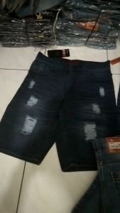 Celana Pendek JINS Pendek Biru Donker Model Sobek-Sobek Celana Pendek JEANS Untuk Dewasa Model Laki dan Kerem Produk Distro Tebaru Tahun ini