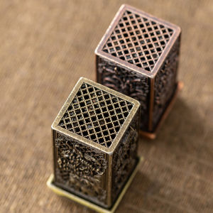 [Energetic] เครื่องหอมทรงสี่เหลี่ยมแนวตั้งขนาดเล็กที่ใส่ธูปทำจากโลหะผสมของเสียวหมี่ที่ใส่ธูปหอมอโรมาในร่มเครื่องประดับบ้านเตาเผาธูปจากต้นพลัมของจีน