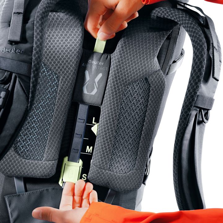 Deuter%20Aircontact%20Core%2070+10%20(Black)%20%7C%20Trekking%20Backpack%20-%20Image%209