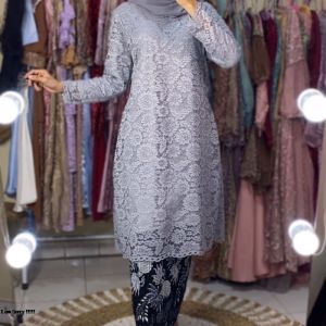 (ATASAN SAJA)Kebaya modern /kebaya brukat /baju brukat dress /baju tunik brokat/ wanita fhasion wanita terkini/ Kebaya Lagi Trend