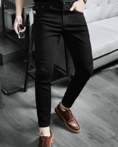 Quần jean nam trơn ống côn màu trắng và đen vải co giãn thoải mái vận động form body Hàn Quốc tôn dáng