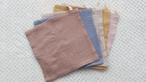 Pack of 3pcs Cotton Drooling Bib Baby Washcloths Newborns Face Towel 4-Layer Absorbent Burp Cloths Breathable 22x23cm