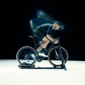 WAHOO KICKR ROLLR SMART BIKE ROLLER (Indoor Bicycle Trainer) - 1 year Warranty