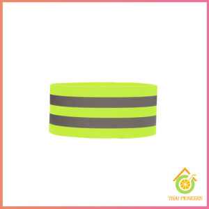 Thai Pioneers สายรัดข้อมือ แถบสะท้อนแสง ปรับได้ สามารถใช้สำหรับวิ่ง ขี่จักรยาน Reflective Band